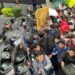 VIDEO | Protesta estudiantil de FNERRR termina en enfrentamiento con policías en el Zócalo de CDMX
