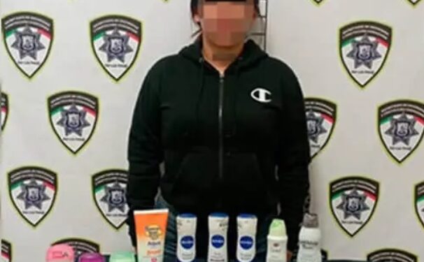 Sorprenden a mujer robando en una tienda