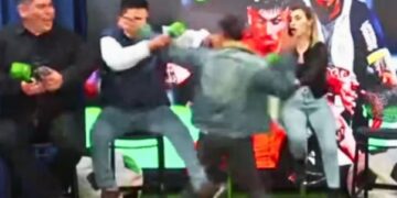 VIDEO | Afamados periodistas deportivos se pelean en plena transmisión en vivo