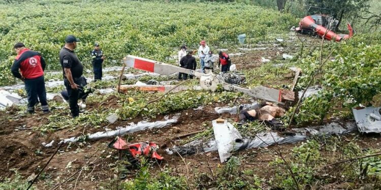 Helicóptero se desploma en el oriente del Edomex; se reportan dos personas muertas