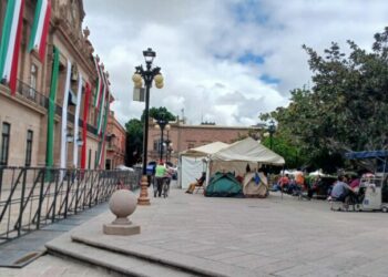Plaza de Armas invadida a seis días del Grito de Independencia
