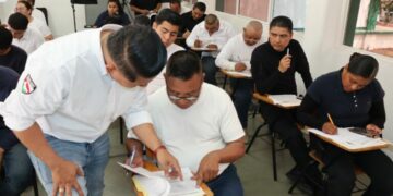 Más de mil policías censados y 571 capacitados