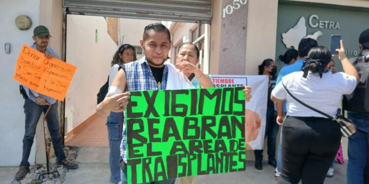 VIDEO | Pacientes renales exigen que se reactiven trasplantes en el Hospital Central