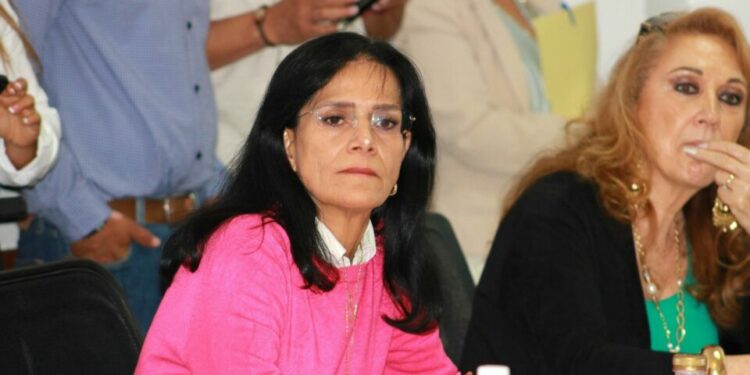 Adriana Urbina fija postura como oposición responsable tras informe de Enrique Galindo
