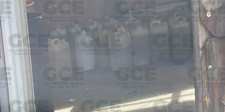 Aseguran predios y casi 4 mil litros de huachicol en Matehuala