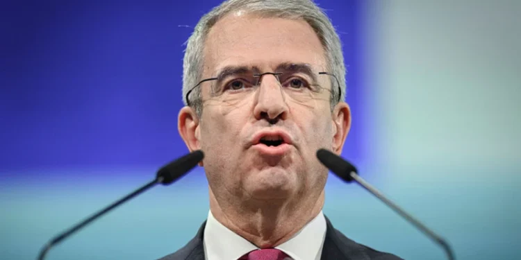 Nestlé despide a su director ejecutivo tras descubrir que mantenía una relación romántica con una empleada