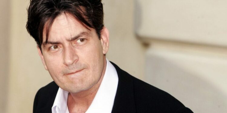 Charlie Sheen revela que un cártel mexicano lo vetó por compras excesivas de droga