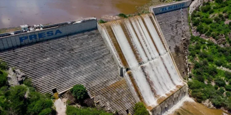 Regresa el agua a la capital tras última falla en el acueducto de El Realito