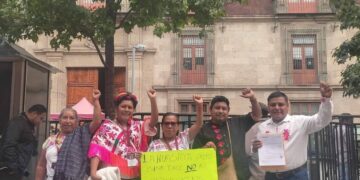 Indígenas potosinos protestan contra el fracking en Ciudad de México