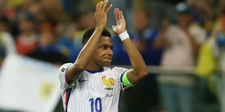 Salud mental sigue siendo un tabú en el deporte de élite: Mbappé