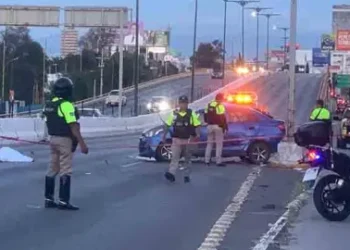 Un muerto y dos heridos, saldo de fuerte accidente