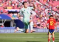 Gilberto Mora evita la caída de México ante España