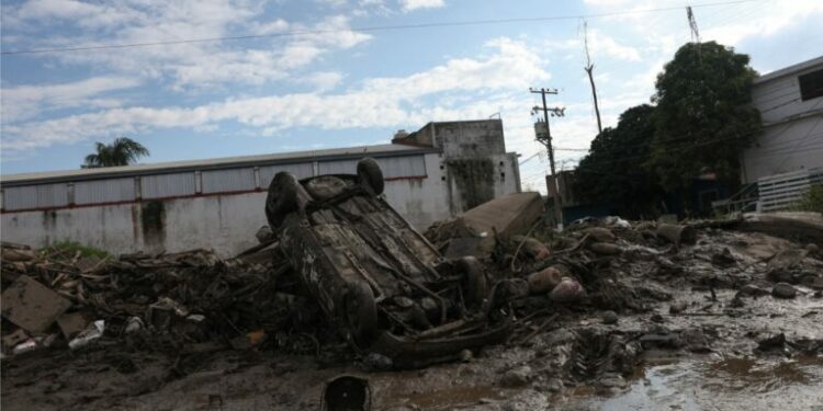 Suman 70 muertos por lluvias en el país