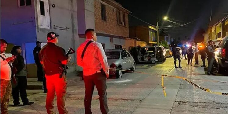 Ejecutan a un hombre en la colonia Santa Fe; sicarios huyeron en motocicleta