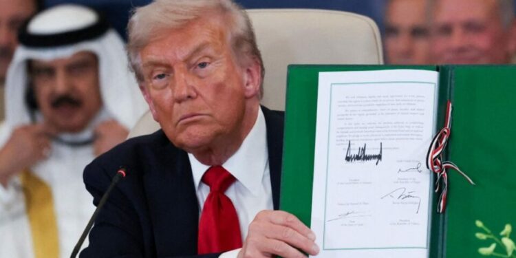 Trump y homólogos de Egipto, Qatar y Turquía firman acuerdo de paz en la Franja de Gaza