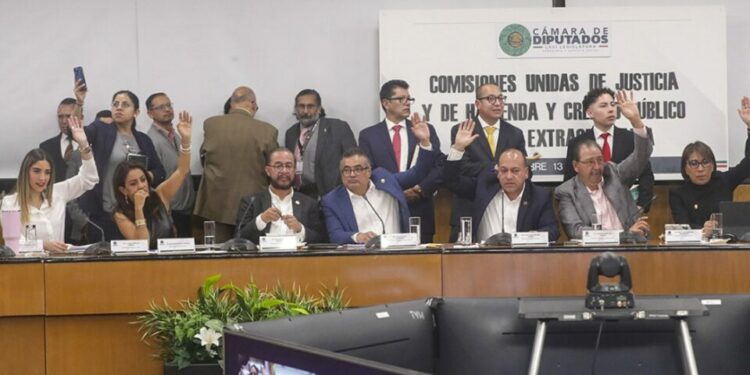 Diputados aprueban en comisiones reforma a Ley de Amparo; eliminan retroactividad
