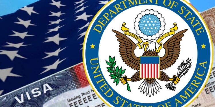 EE.UU. revoca visa a personas que celebraron asesinato de Kirk