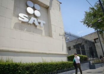 ¿Ley espía? Abogada explica qué cambió y qué preocupa del acceso del SAT