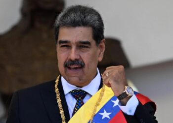 Venezuela advierte a EE.UU. sobre un plan para poner explosivos en su Embajada en Caracas