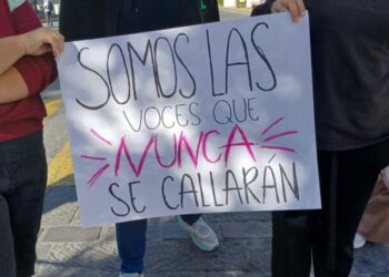 Con bloqueos viales protestan estudiantes de la UASLP