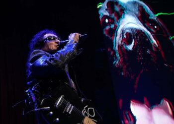 Accidente en concierto de El Tri: pantalla se desploma y obliga a suspender el show en el Auditorio Nacional