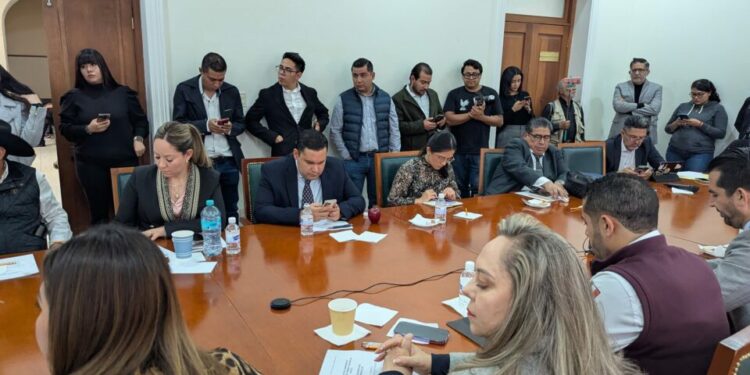 Patrones que no avisen de despido o renuncia de un deudor alimentario serán multados