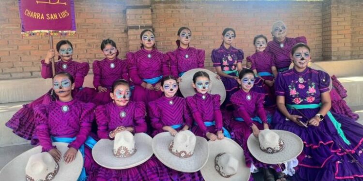 Charra San Luis se presentó en el Lienzo El Refugio