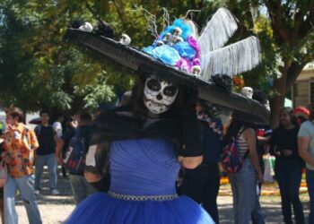 Estudiantes celebran la tradición, la cultura, la vida y la muerte