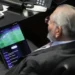 VIDEO | Adán Augusto López ve el futbol mientras comparece el secretario de Hacienda
