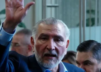 Presentan 37 denuncias ante la FGR contra Adán Augusto López por corrupción