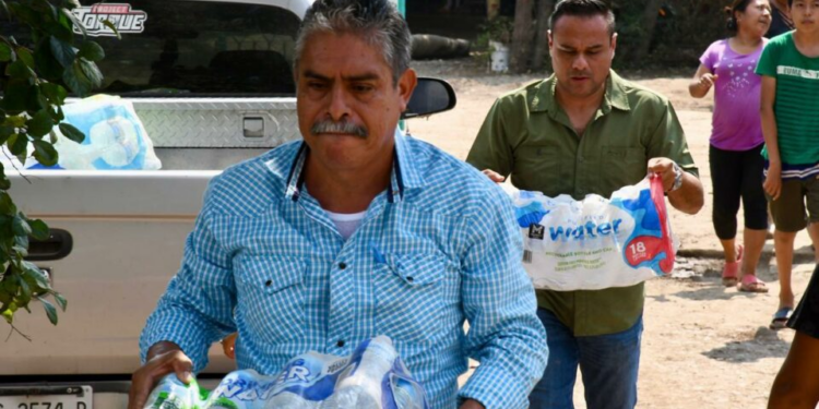 Se refuerzan apoyos a escuelas y familias de San Vicente