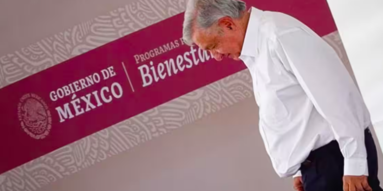 Posible gira de AMLO; presentaría su nuevo libro