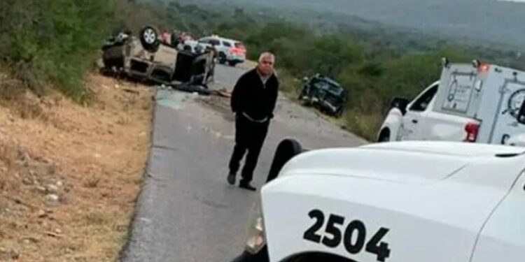 Seis muertos tras choque entre camionetas en Villa Hidalgo