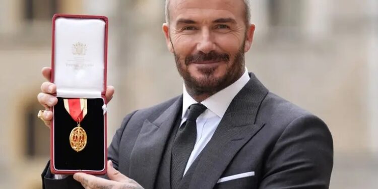 David Beckham es nombrado caballero por el Rey Carlos III