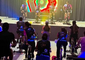 Fiesta Neón de Spinn ilumina los 30 años del Club Libanés Potosino
