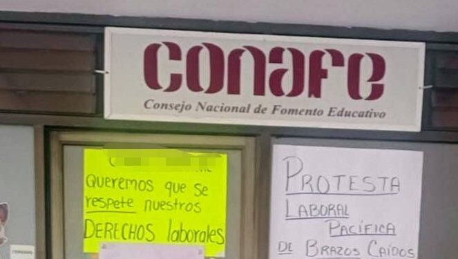 Trabajadores del CONAFE inician paro de “brazos caídos”