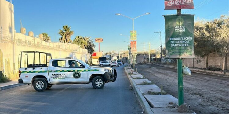 Autoridades atienden fuga de gas en la colonia Bosques de las Flores, en Villa de Pozos