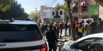 Riña por conflicto vial deja a un taxista lesionado; agresor fue detenido