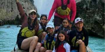 Jacky Bracamontes disfruta de la Huasteca Potosina junto a su familia