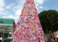 El Árbol Navideño de Crochet ilumina la Plaza del Carmen con arte y tradición