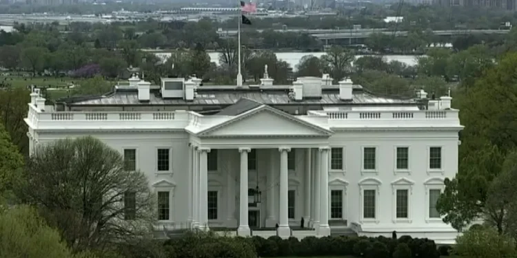 Balean a dos elementos de la Guardia Nacional en Washington, cerca de la Casa Blanca