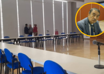 Diputados dejan plantado al rector Alejandro Zermeño
