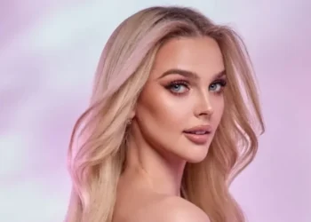 Briggita Schaback, Miss Estonia, revela los motivos de su renuncia a Miss Universo y expresa apoyo a Costa de Marfil
