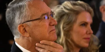 Juez ordena a Grupo Salinas presentar moción de suspensión en 48 horas ante demanda de acreedores