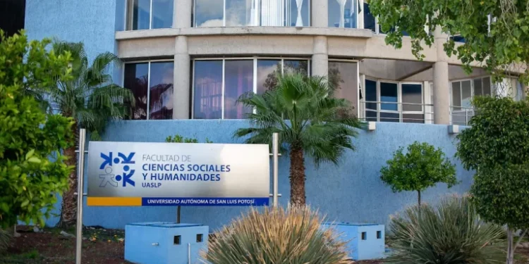 Denuncian a Norma Ariceaga por violentar a trabajadores administrativos de la FCSH