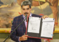 Maduro ordena crear comandos de defensa en caso de ‘lucha armada’ ante despliegue de EE.UU.