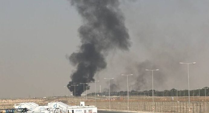 Un piloto muerto tras accidentarse un avión del Ejército indio en el Dubai Airshow