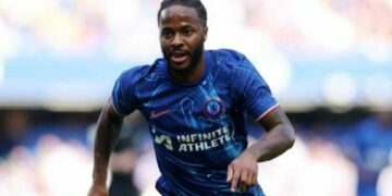 Roban en casa de Sterling con el futbolista y su familia adentro