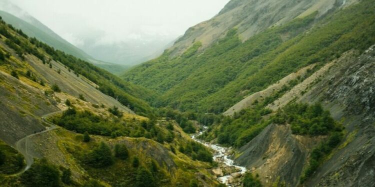 Dos mexicanos muertos en Parque Torres del Paine, Chile; hay siete personas más desaparecidas