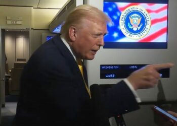 “¡Cállate cerdita!”: Trump calló a reportera por preguntarle sobre Epstein